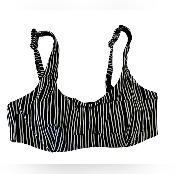 ATHLETA black & white athletic sports underwire bikini swim top 32 B/C NWOT - Picture 6 of 7